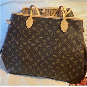 LOUIS VUITTON Neverfull GM size.
100% authentic. Brand new, never used, in box.